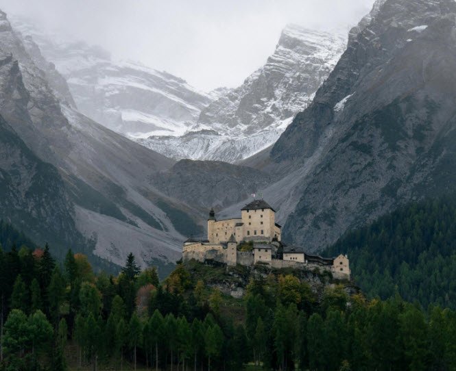 Schloss Tarasp, Tarasp, Scuol, Switzerland, Switzerland